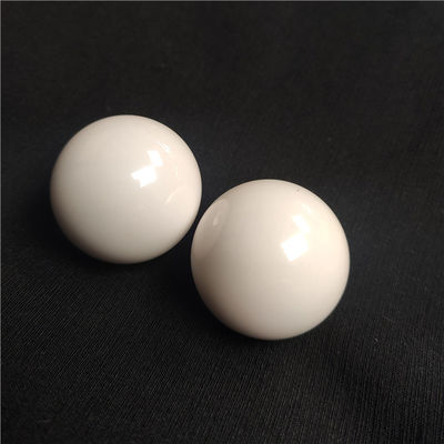 높은 것은 G5 G100 Zro2 세라믹 볼 지르코늄 산화물 공 하얀 흑인들을 닦았습니다