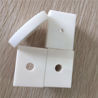 닦은 사각형 라운드 알루미나 세라믹 3.9g/Cm3 Al2o3 플레이트 부분
